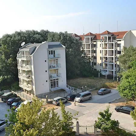 Semiramida Garden Eh Lägenhet