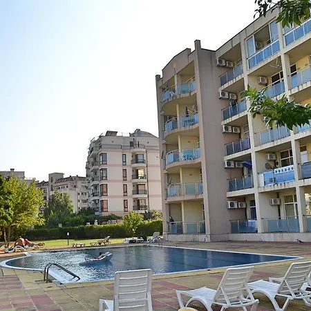 Apartment Semiramida Garden Eh
