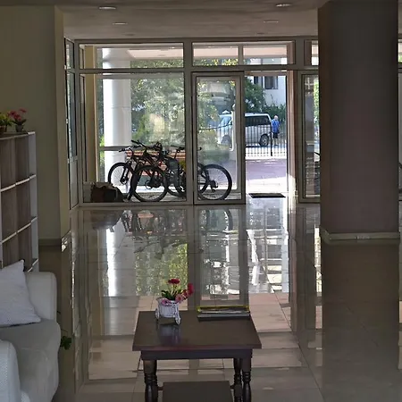 Apartment Semiramida Garden Eh *